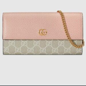 GUCCI GG MARMONT BI-COLOR CHAIN WALLET IN PINK